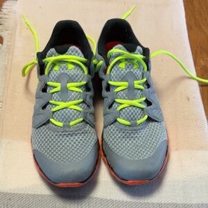 Men’s size 9 Under Armour athletic shoes lightly worn